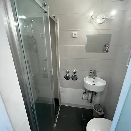 Stylish Apartment In Friesenplatz, Heart Of Cologne Exterior photo